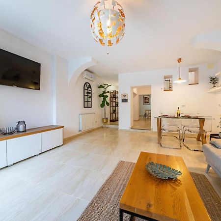 City Home Bukares Bagian luar foto