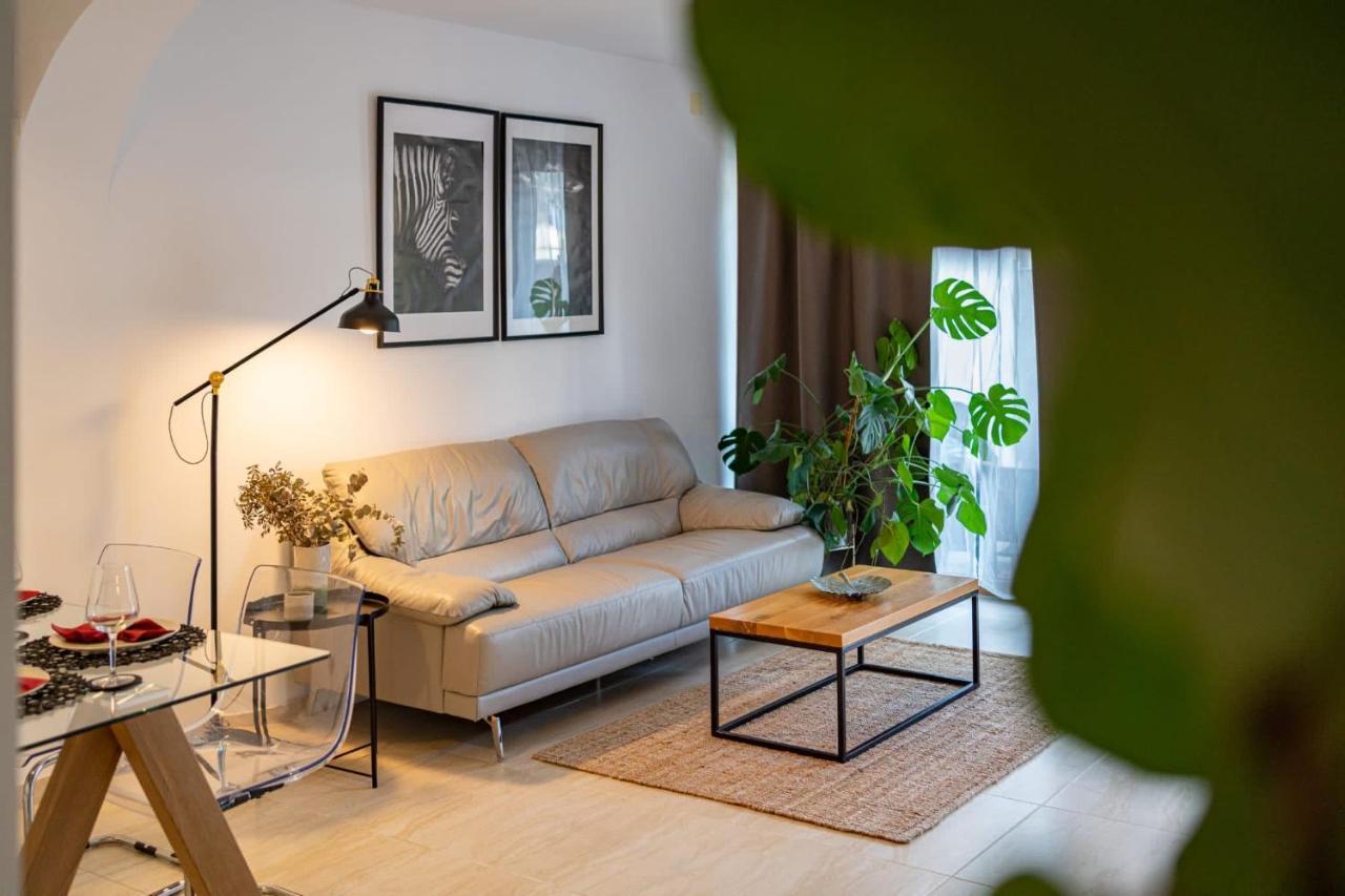 City Home Bukares Bagian luar foto