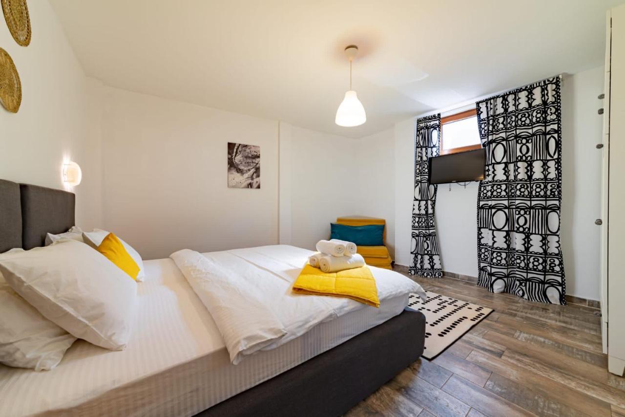 City Home Bukares Bagian luar foto